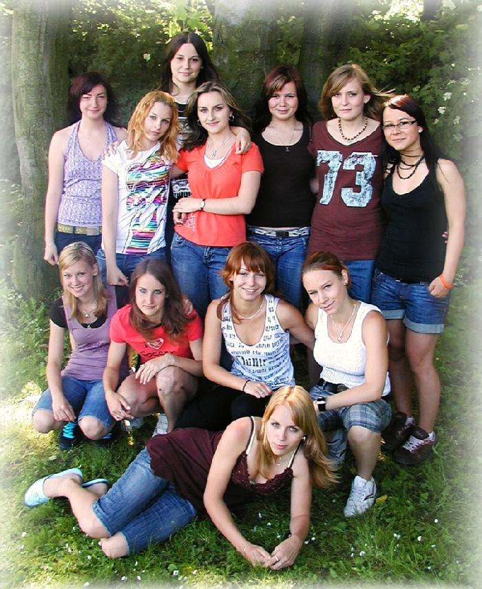 .. holky ze tridy...
